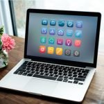 What is the difference between console and PC gaming?